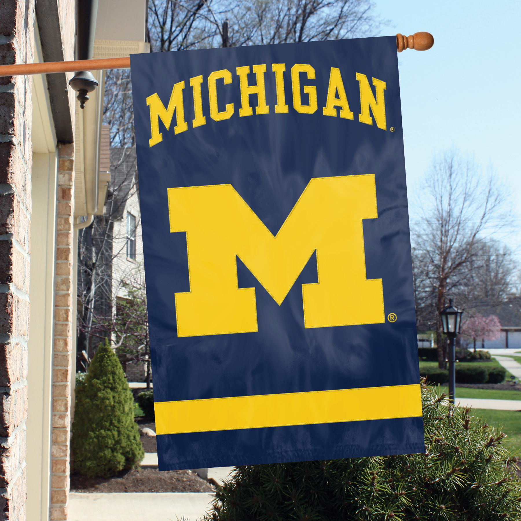 Michigan Wolverines Applique Banner Flag
